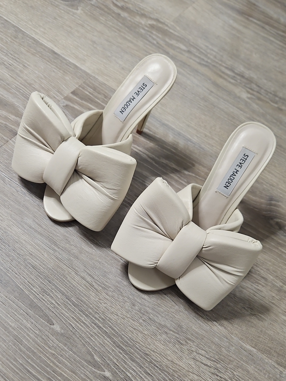 Steve Madden Cream Bow Slide Heels- Worn 1x
